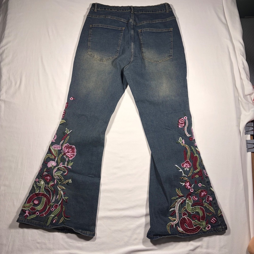 Romwe Floral Embroidered Flare Jeans Medium Wash Boho Bell Bottoms Womens 0XL - Picture 2 of 11